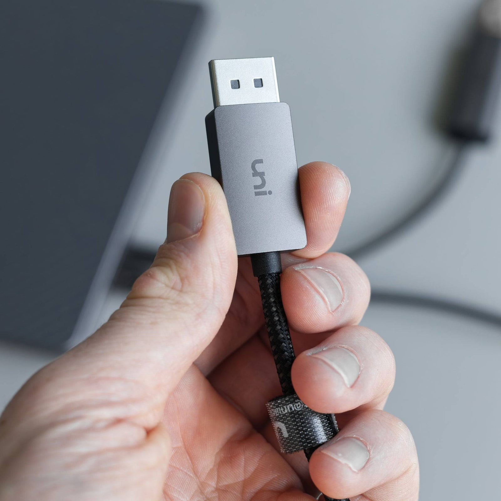 Как правильно использовать кабель USB-C-HDMI? - uni