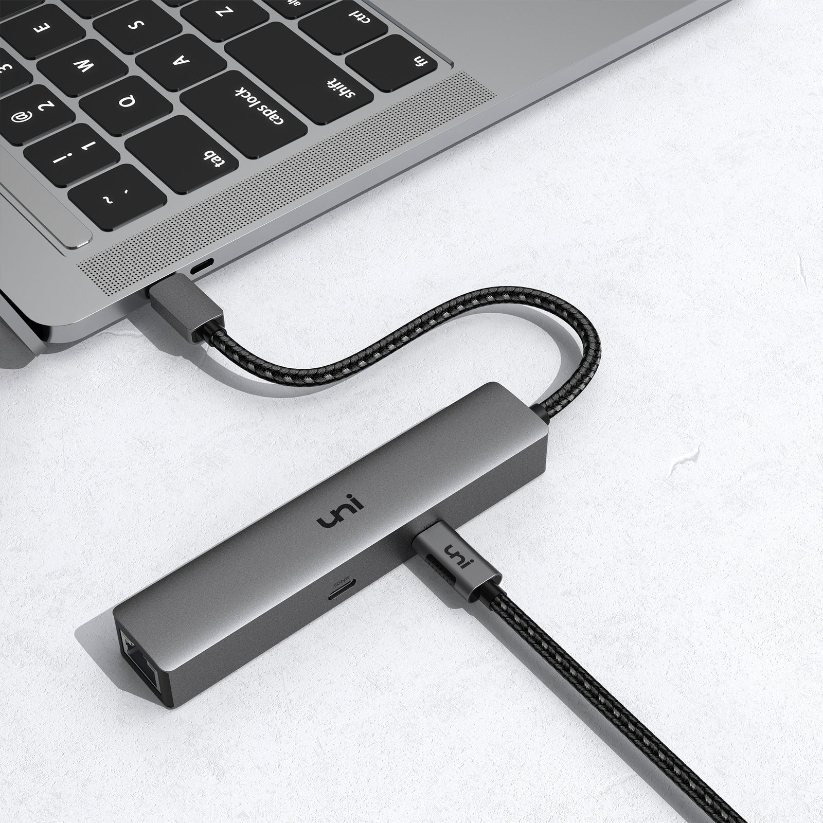 USB-C Hub w/ USB-C port